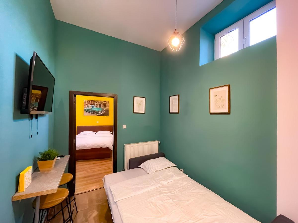 Apartament Cool Flat In The Heart Of Bucharest'S Fun And History Zewnętrze zdjęcie