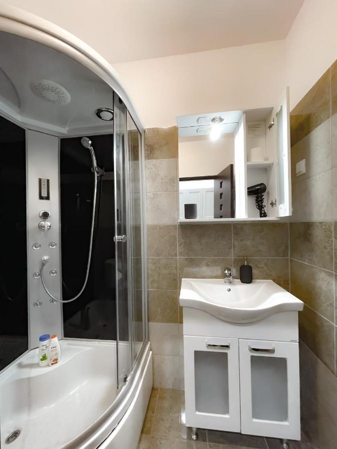 Apartament Cool Flat In The Heart Of Bucharest'S Fun And History Zewnętrze zdjęcie