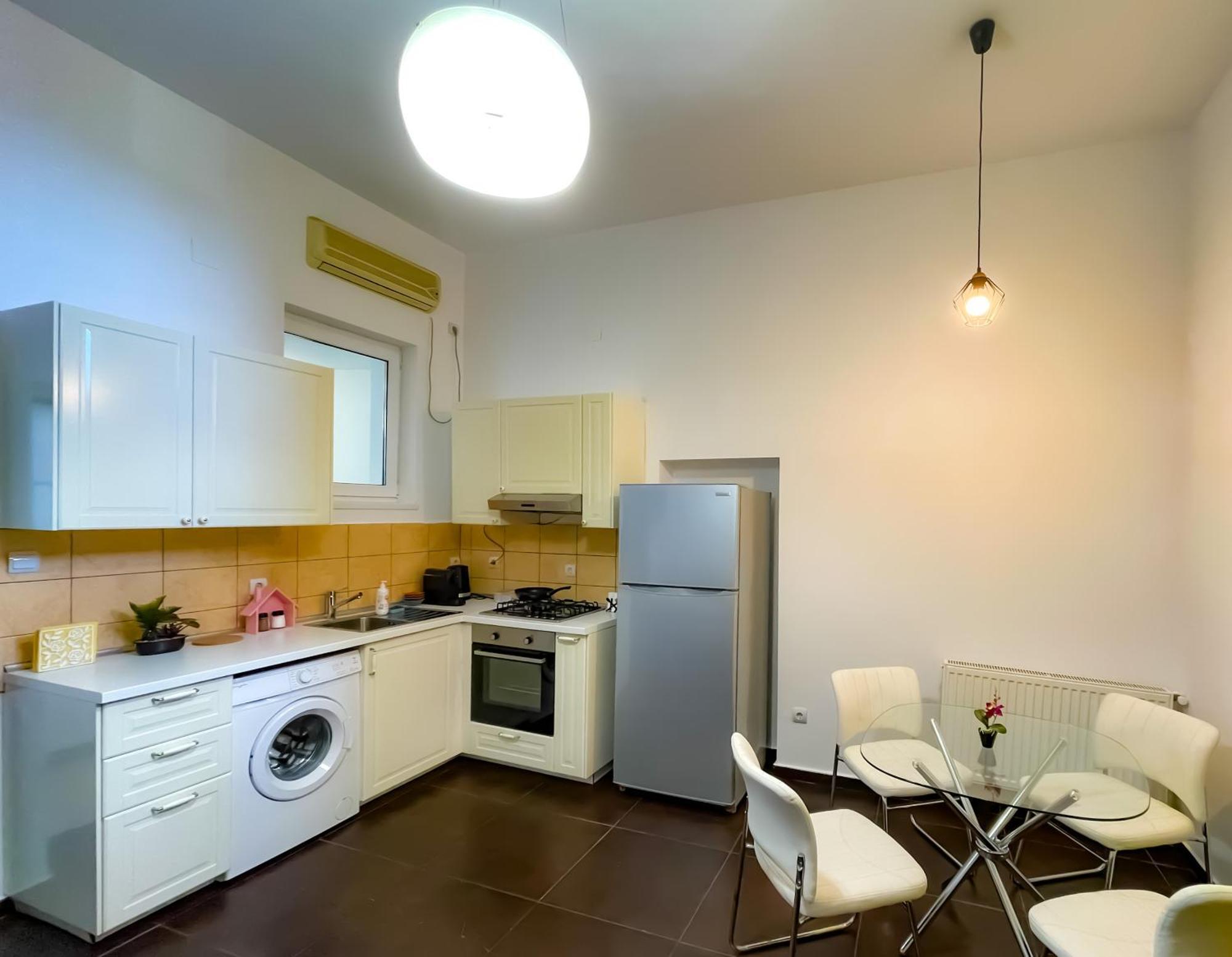 Apartament Cool Flat In The Heart Of Bucharest'S Fun And History Zewnętrze zdjęcie